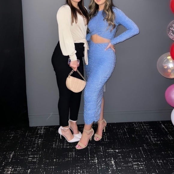 𝅺WINDSOR Beige Top - Picture 2 of 14